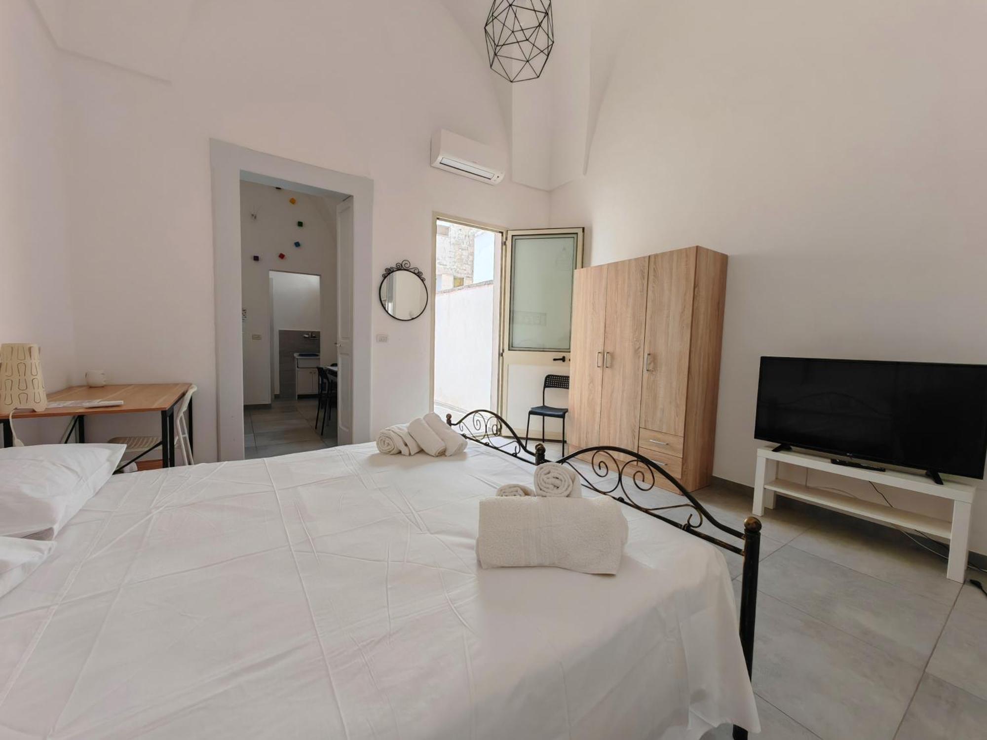 Dieci Antico - Casa Indipendente A Due Passi Da Porta Rudiae